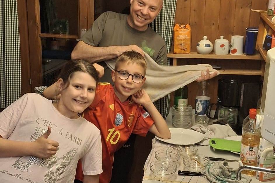 Drei Mitglieder der Jungfamiliengruppe